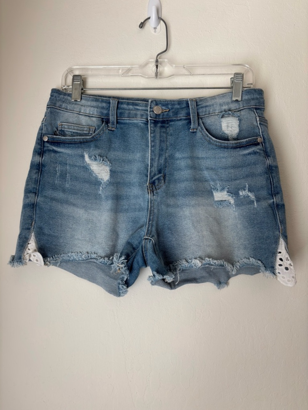 Judy Blue Distressed Lace Eyelet Insert Denim Shorts Size 30 Blue JB1553-SF Boho